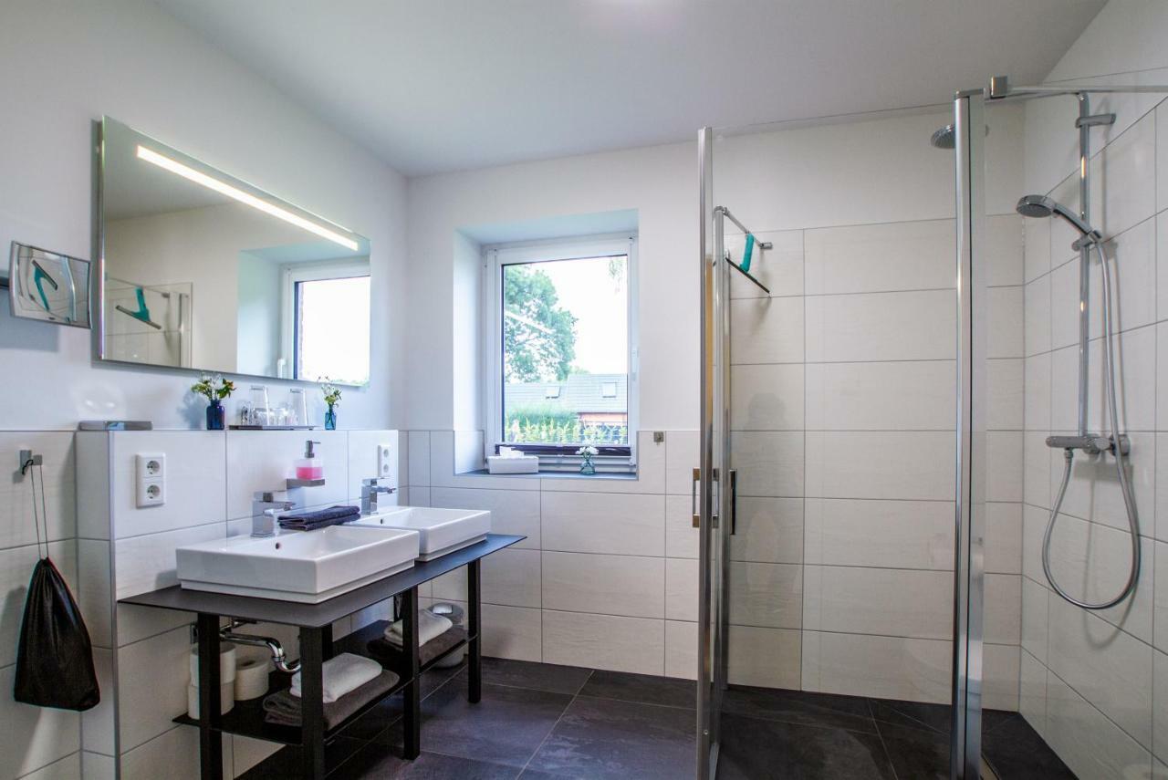 רוסטוק Appartements An Der Golfanlage מראה חיצוני תמונה